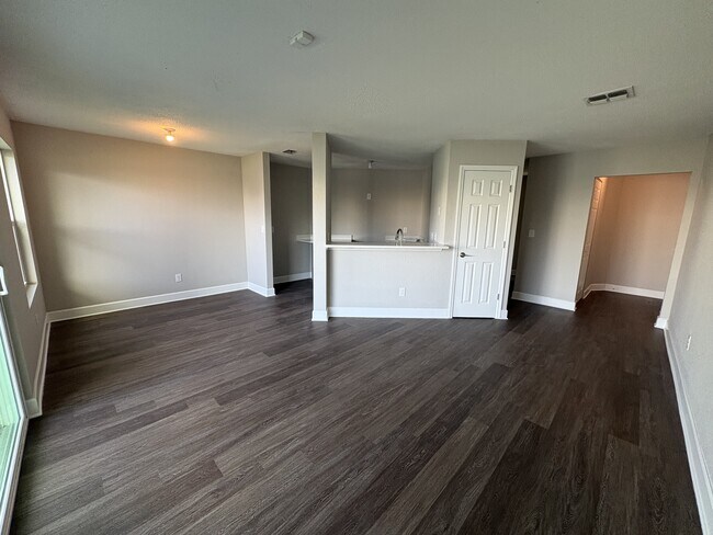 Building Photo - 2516 Woodgate Blvd