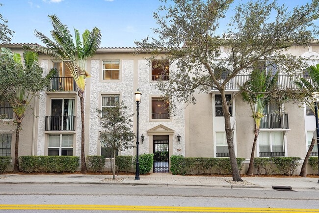 Building Photo - 560 S Sapodilla Ave