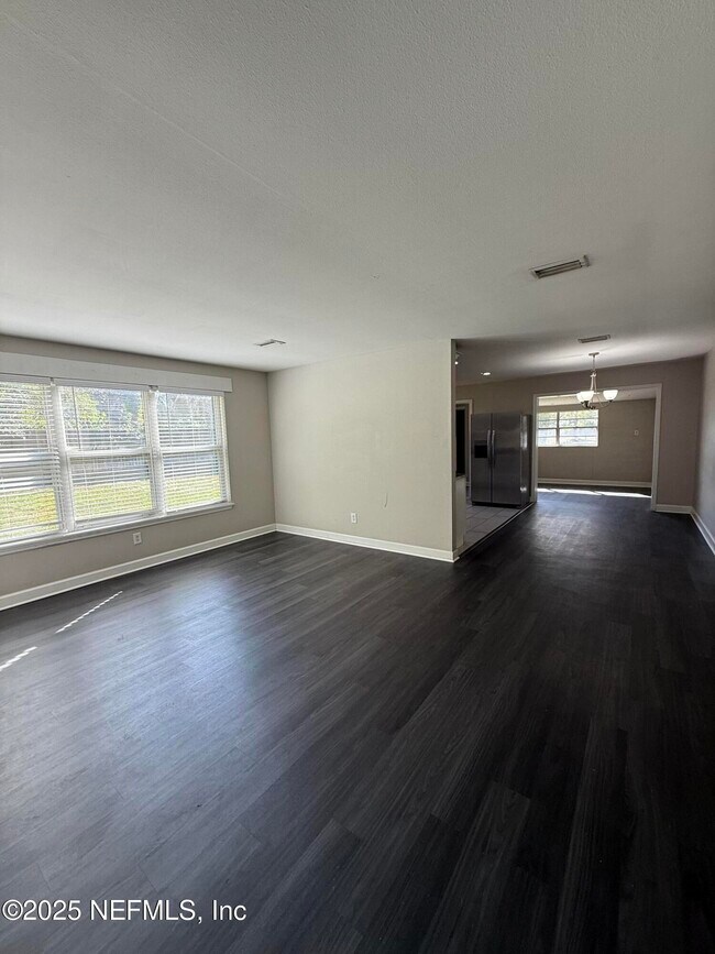 Foto del edificio - 10914 Indies Dr N