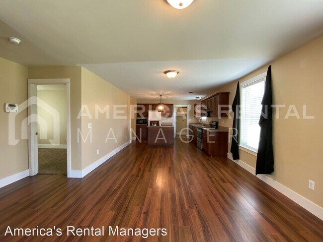 Building Photo - 4 br, 2 bath House - 4145 Fitzpatrick Boul...