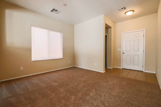 Building Photo - UPGRADED 4 BEDROOM HOUSE!