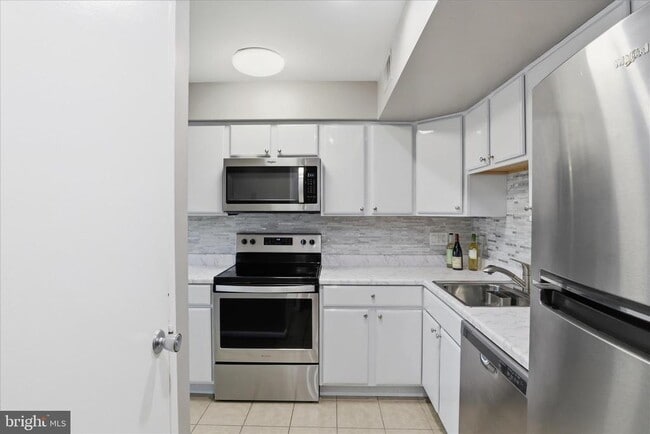 Building Photo - 4614 Conwell Dr