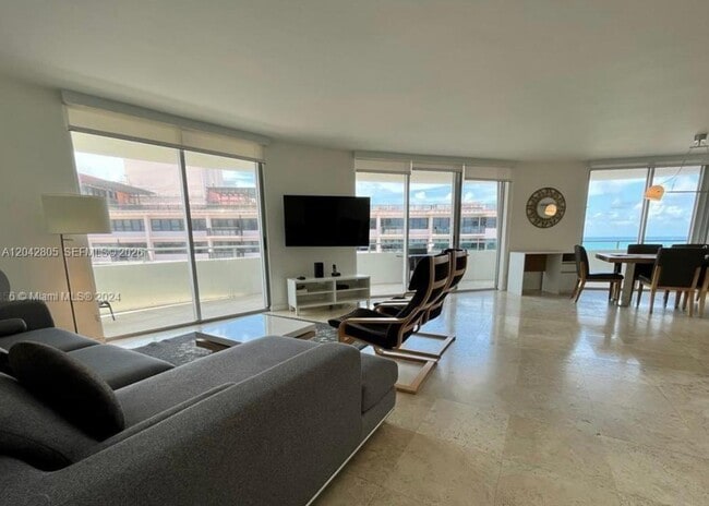 Foto del edificio - 5161 Collins Ave