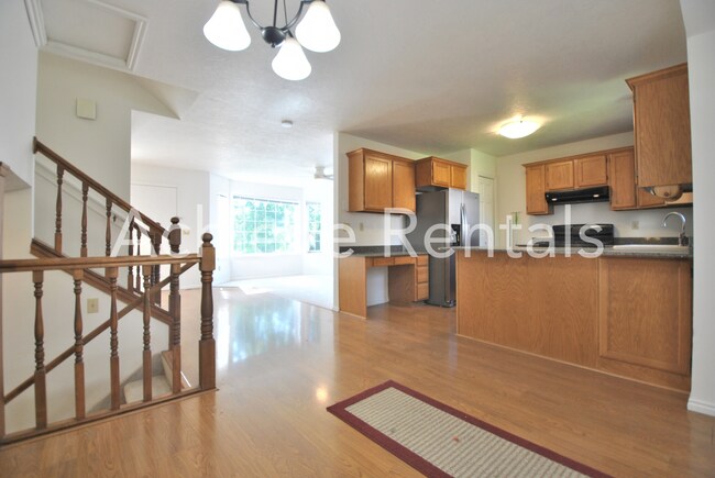 Foto del edificio - 1294 Eastridge Cir