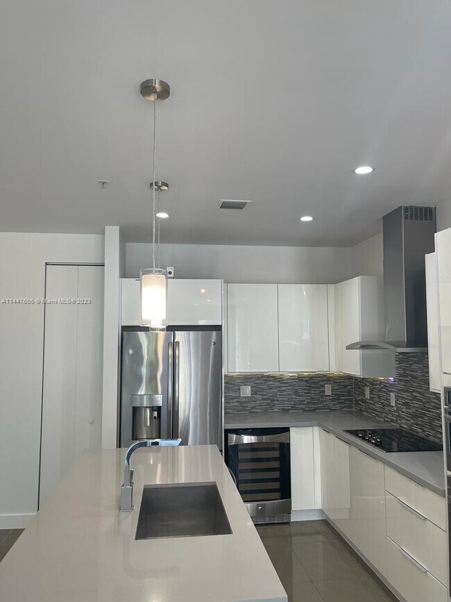 Foto del edificio - 10245 NW 63rd Terrace