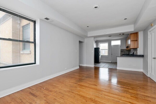Foto del edificio - Beautiful 2 Bedroom in South Shore