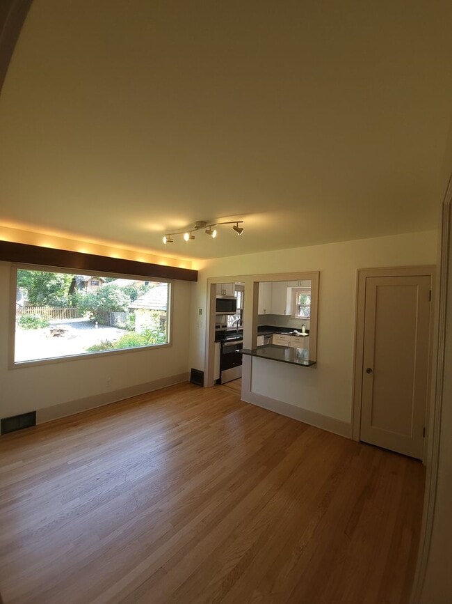 Building Photo - Cozy Home in Historic Bozeman