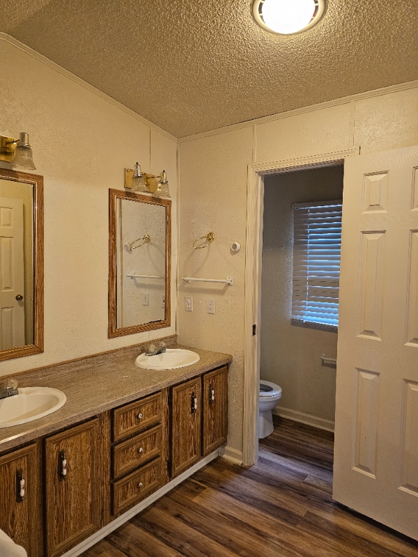 Building Photo - 217 W Fairlane Dr