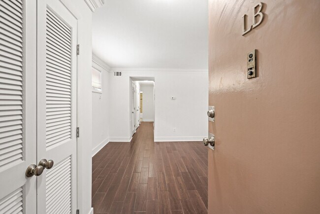 Building Photo - 4102 HVILLE 20