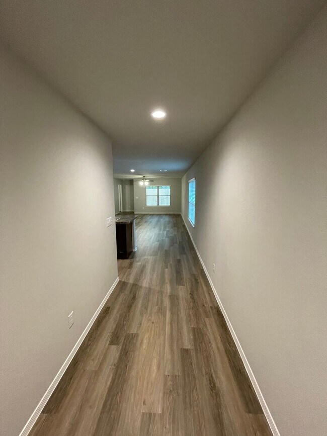 Building Photo - *MARCH MADNESS SAVINGS!* Three Bedroom | T...
