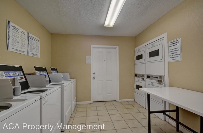 Building Photo - 2 br, 1 bath Apartment - 400 Linda Drive