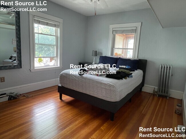 Building Photo - 26 3rd St
