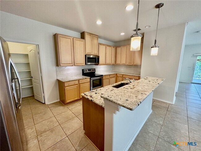 Foto del edificio - 413 Hunters Hill Dr
