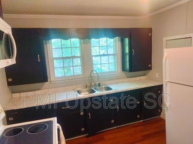 Building Photo - 515 Mildred St