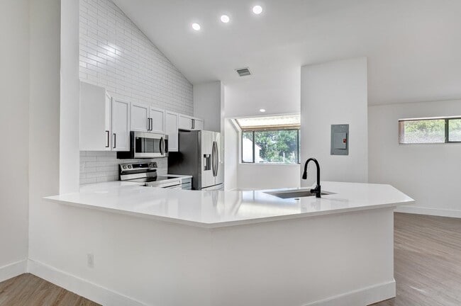 Building Photo - 205 Sea Oats Dr