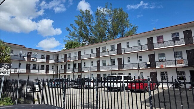 Foto del edificio - 7001 NW 15th Ave