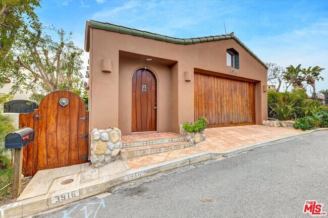 Foto del edificio - 3916 Rambla Orienta