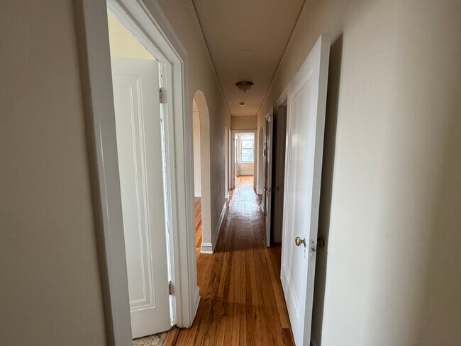 Foto del edificio - 2043 N Cicero Ave