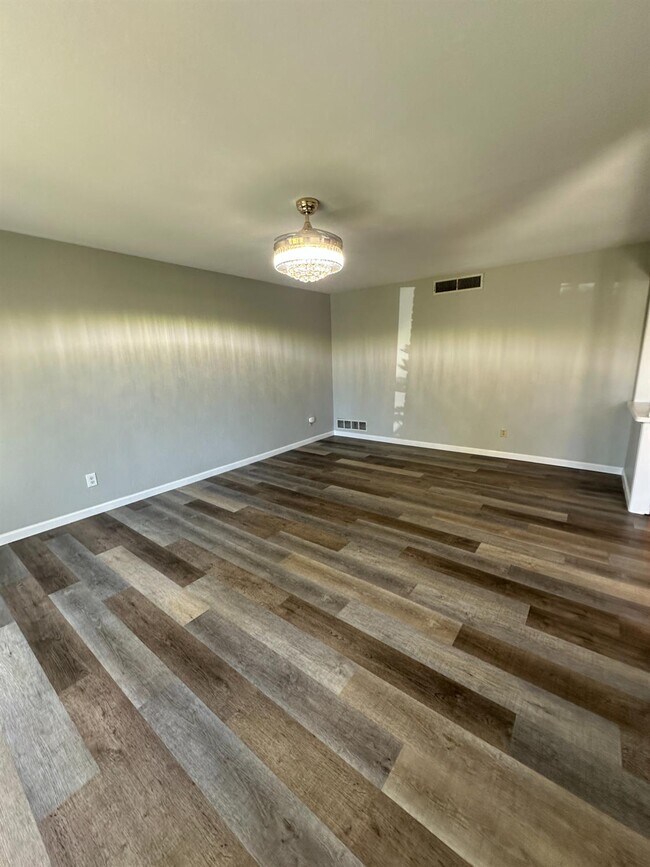 Foto del edificio - 1310 W Magill Ave