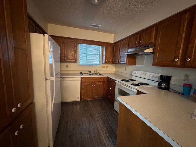 Foto del edificio - Welcome to this charming 3-bedroom, 2-bathroom home in Russellville, AR.