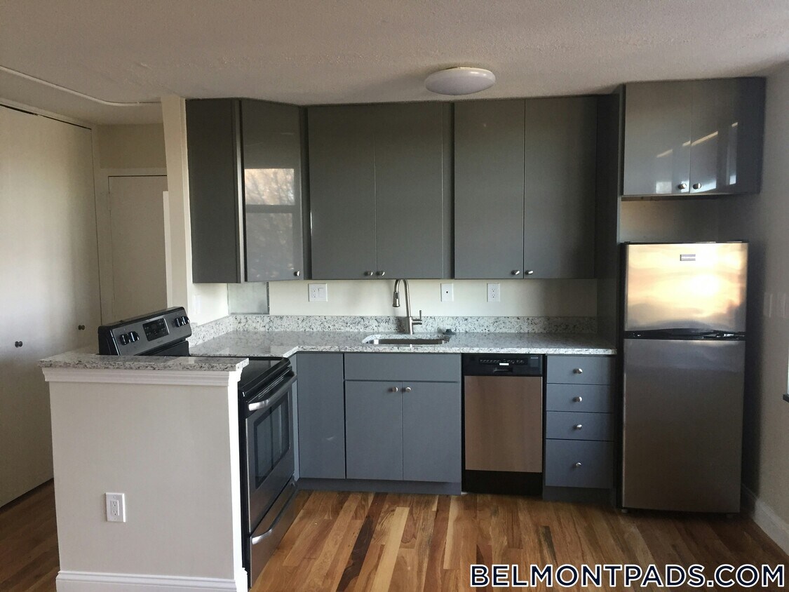Foto principal - 125 Trapelo Rd