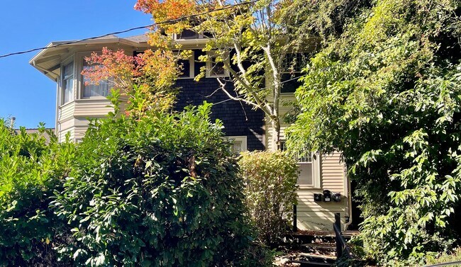 Photo - 1921 Franklin Pl E Apartment