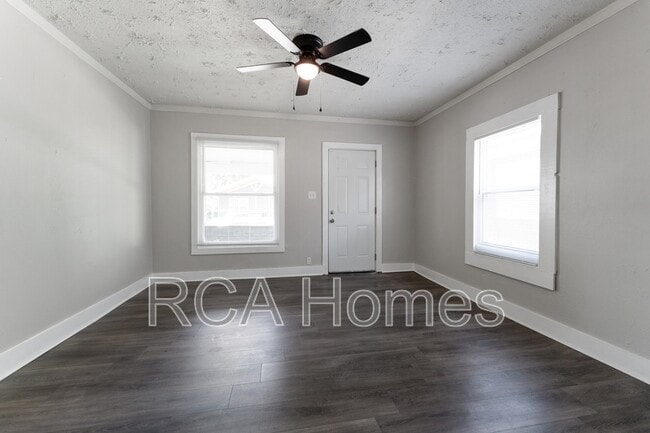 Building Photo - 1509 S Randolph St