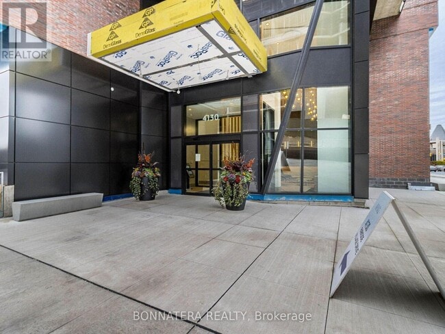 Building Photo - 4130 Parkside Village Dr