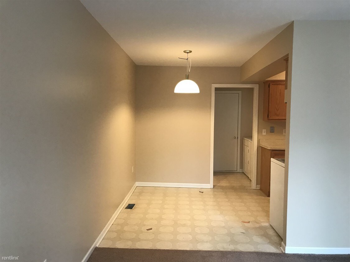 Building Photo - 2 br, 1.5 bath Condo - 24412 Juliet Dr