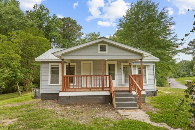 Building Photo - Charming 2 Bedroom, 2 Bathroom house
