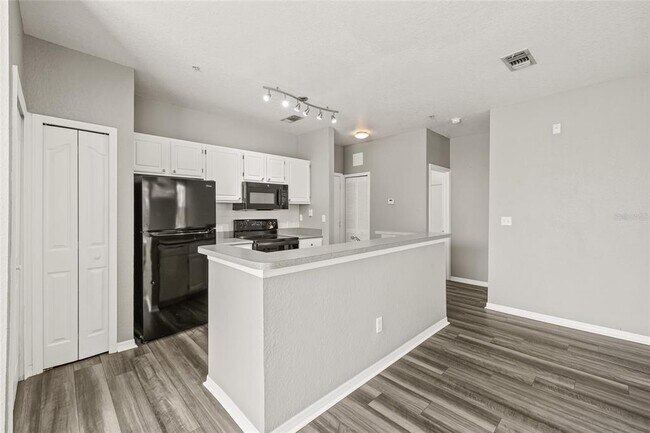 Foto del edificio - 5519 Legacy Crescent Pl