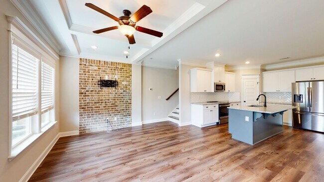 Building Photo - Conveniently located townhouse in Evans!