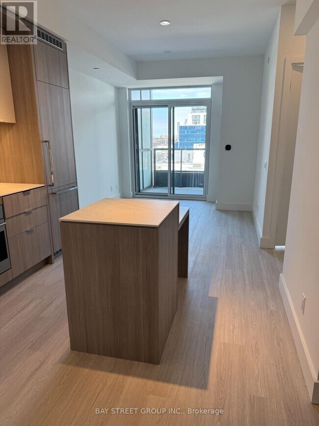 Photo du bâtiment - 6 Greenbriar Rd