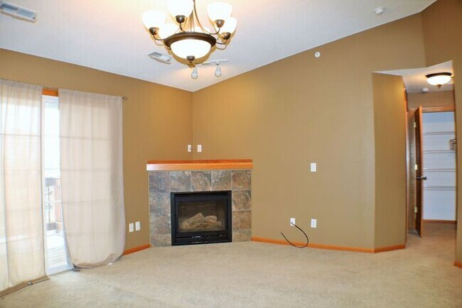 Foto del edificio - $1,125 | 2 Bedroom, 1 Bathroom Condo | Pet...