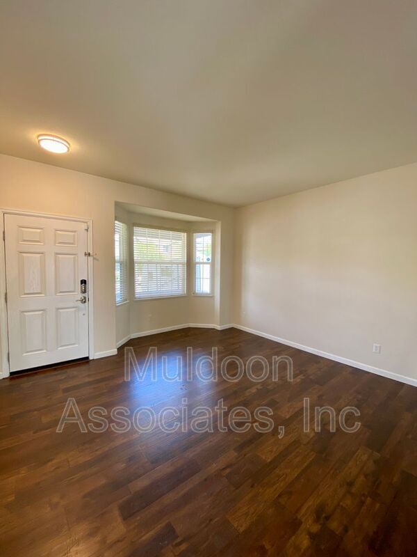 Foto del edificio - 7605 Dobbs Dr