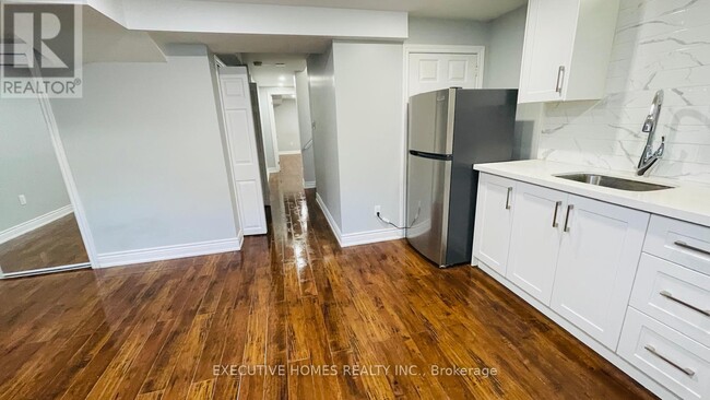 Building Photo - 4789 Colombo Crescent