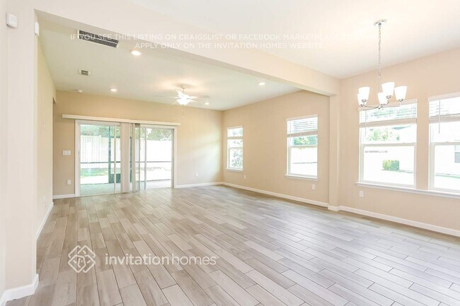 Foto del edificio - 11304 Oyster Creek Rd