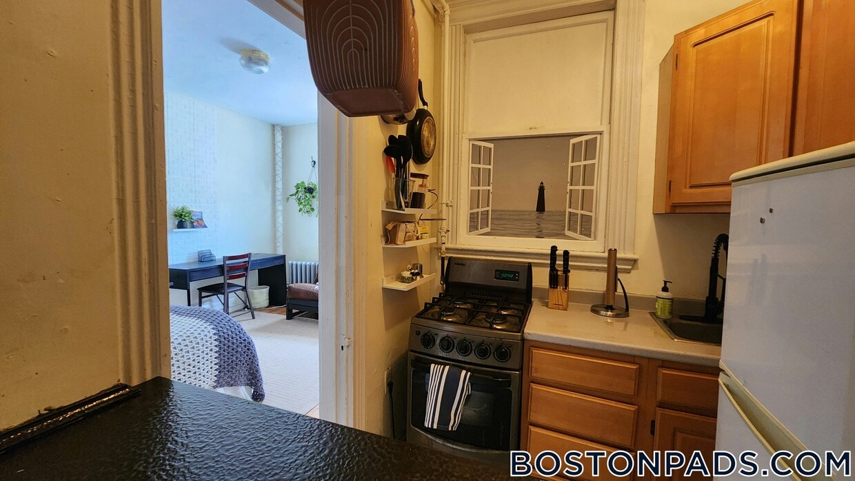 Primary Photo - 1111 Boylston St