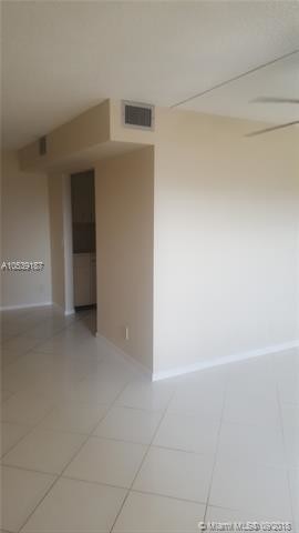 Building Photo - 3070  Wolverton D  D