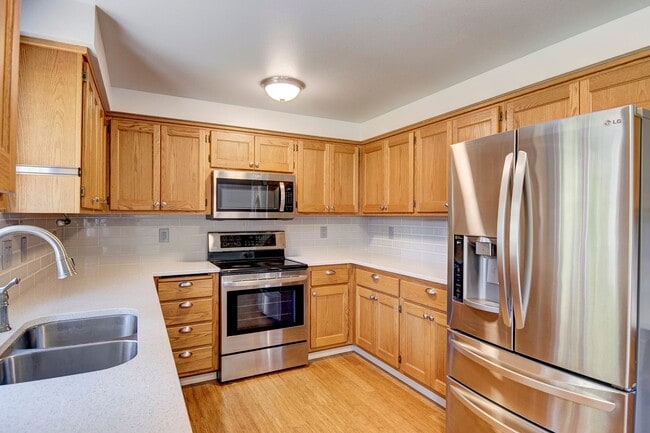 Building Photo - 3 Bed 2 Bath Home near Town