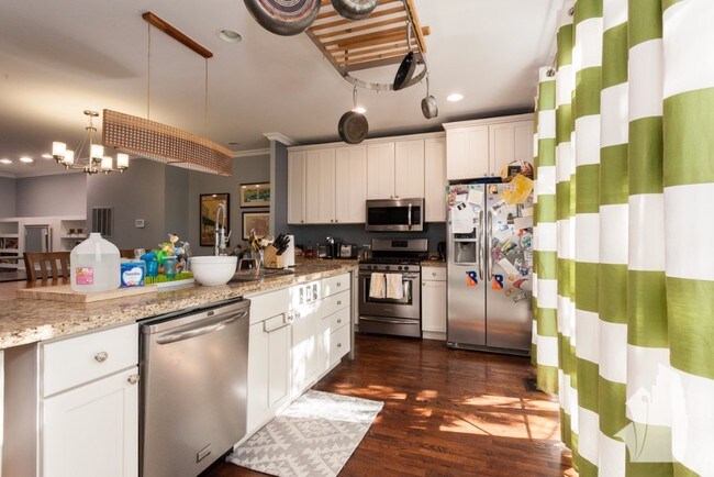 Foto del edificio - 530 N Wood St