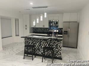 Building Photo - 6231 Pancho Villa Dr