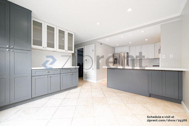 Foto del edificio - 5249 Rimpark Ln