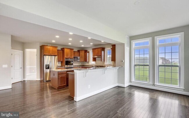 Building Photo - 14673 Falconaire Pl