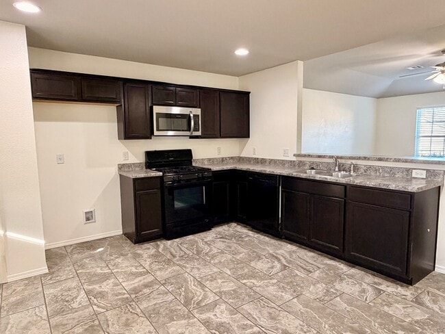 Foto del edificio - 6040 East 147th Pl S