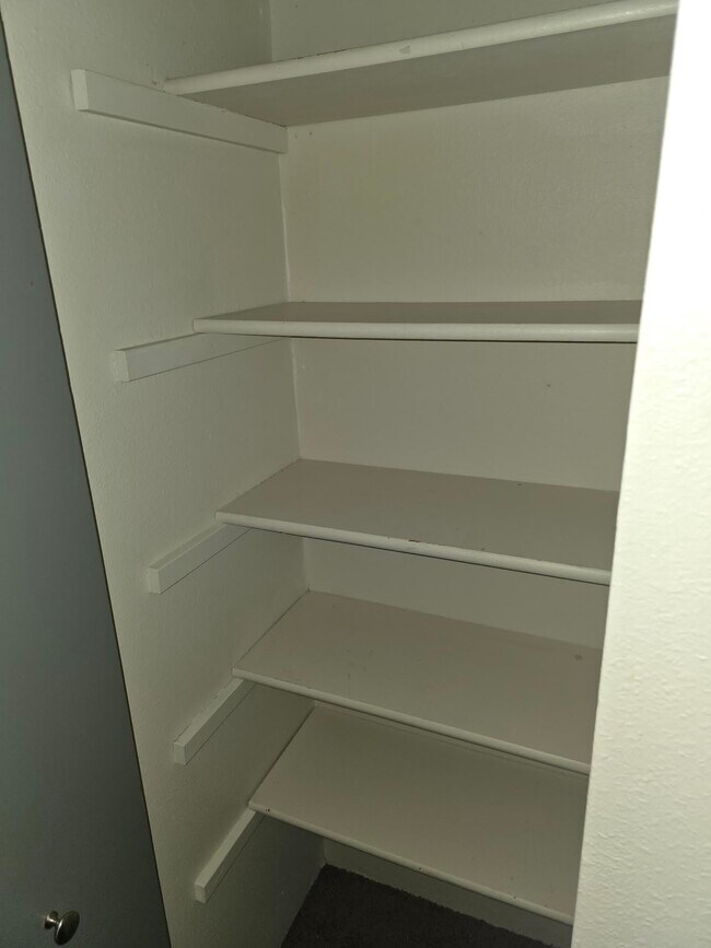 Foto del edificio - 350 SE Dimick St