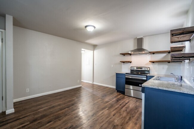 Foto del edificio - E 15th St Duplex