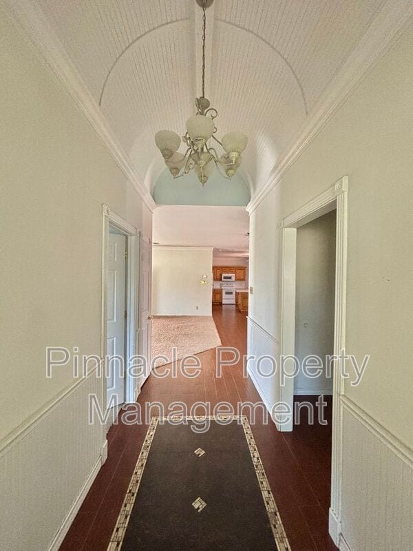 Building Photo - 1 Southridge Dr