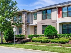Building Photo - 2566 Amati Dr