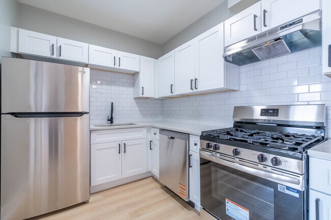 Foto del edificio - 6239 N Western Ave